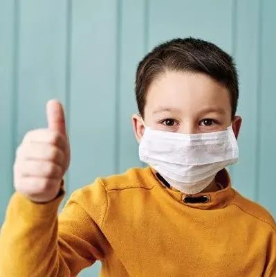 忒不省心了！岛上有20+学校疫情爆发。。好消息是，学校终于肯强制要求戴口罩了！！