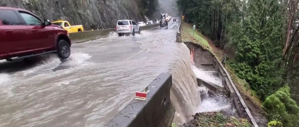 世界末日模式已开启!!岛上多地区发洪水,Lanford大停电,这个冬天的雨水也太多了!!