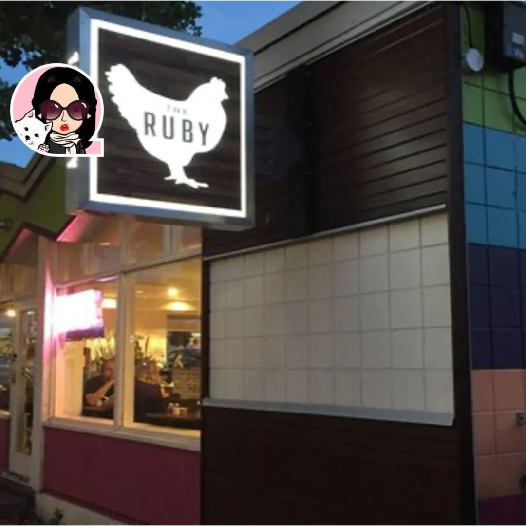 维多利亚网红Brunch餐厅在关门700多天后终于重新开张啦！以后从维多利亚去Tofino也可以坐飞机啦！